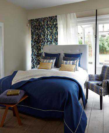 5 Expert Ways To Make Your Bedroom An Oasis Of Calm