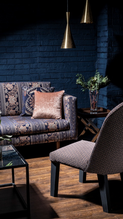 D’Décor modish upholstery collection